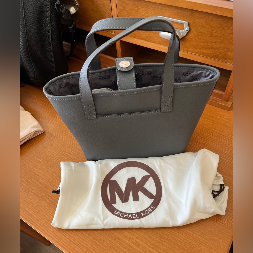 Michael Kors tote